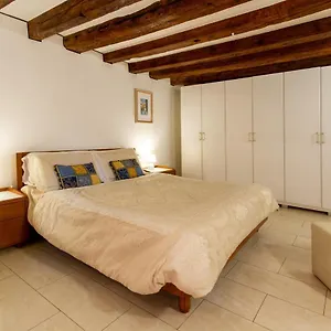  Apartment Art Dreams Dimora Casanova Italy